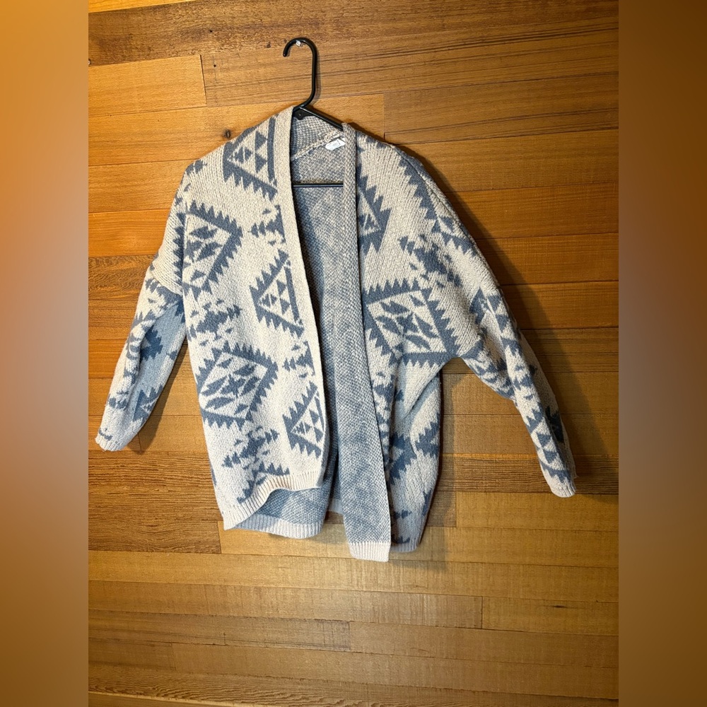 BiBi Blue and White Patterned Cardigan